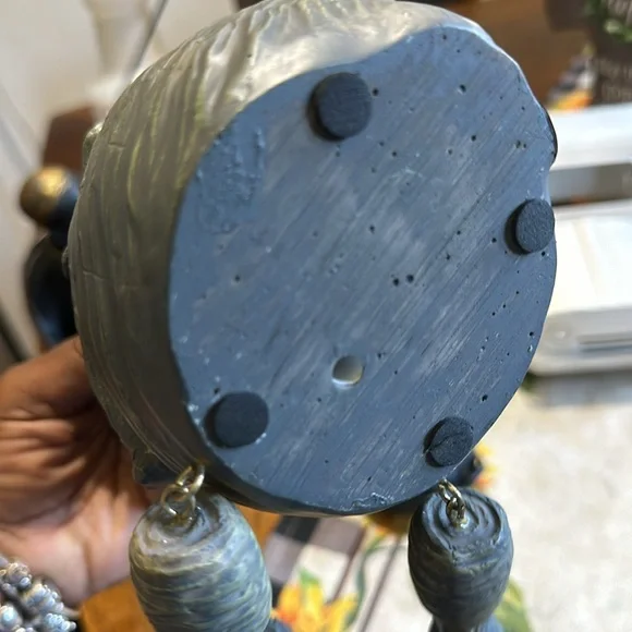 Elephant Shelf sculpture - Picture 4 of 9